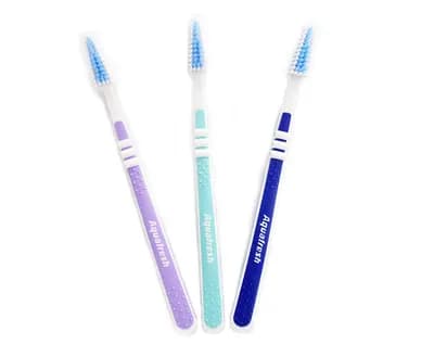 Aquafresh Clean and Flex Medium Toothbrush 3-Pack